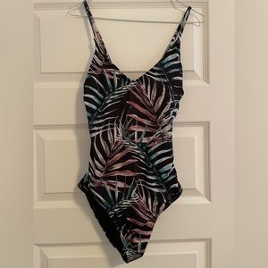 Beautiful Oraki one piece for you ladies.